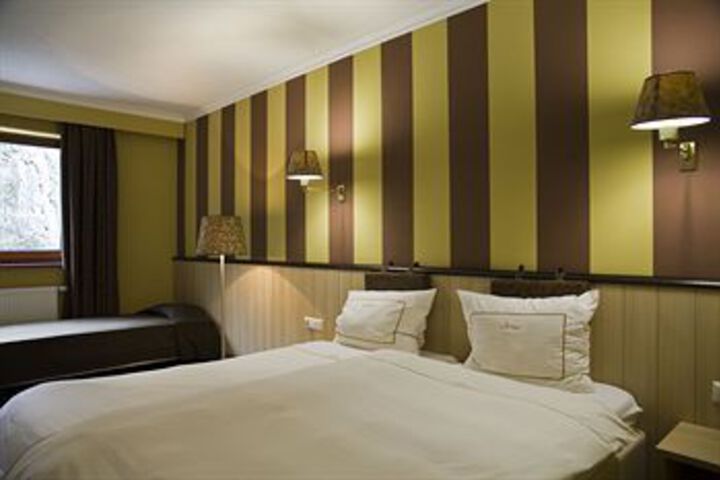 Room 9 of 41