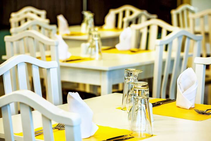 Dining 52 of 64