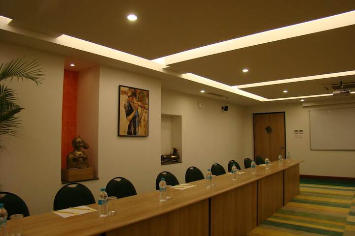 Ballroom/Hall 32 of 42