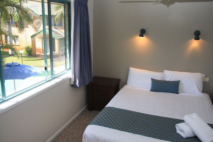 Room 4 of 33