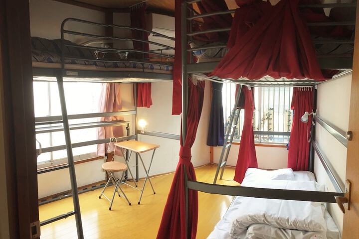 Room 16 of 45