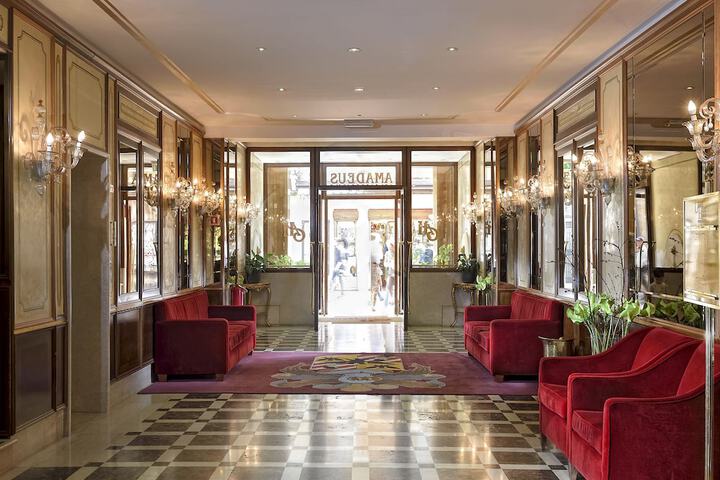 Entrance & Lobby