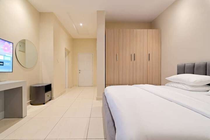 Room 6 of 31