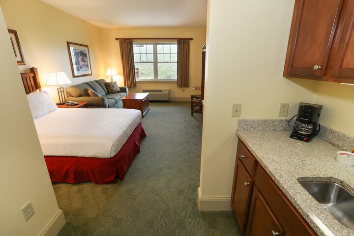 Room 8 of 126