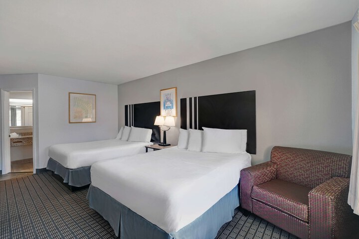 Room 4 of 27