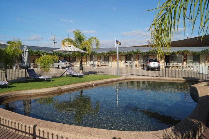 Pool 31 of 43