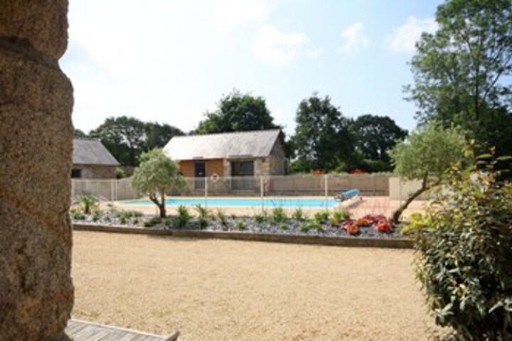 Pool 11 of 25