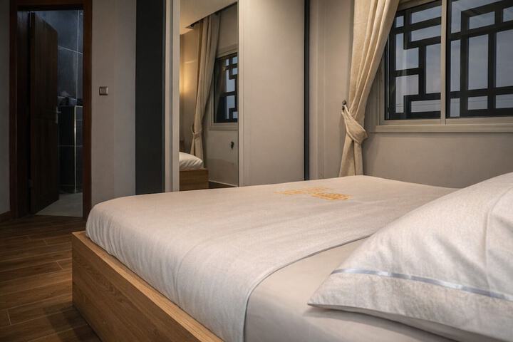 Room 30 of 170