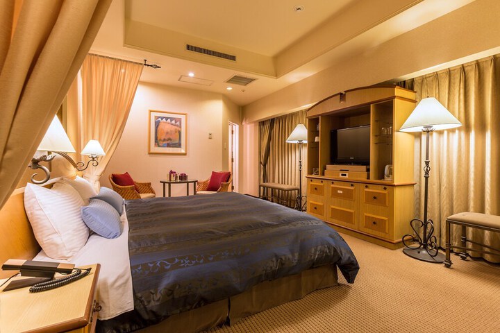 Room 8 of 65