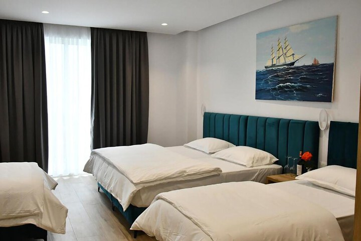 Room 27 of 65
