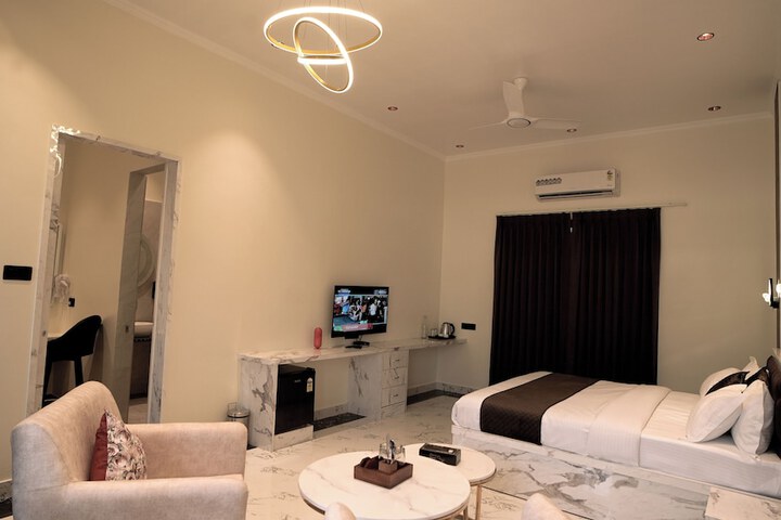 Room 7 of 42