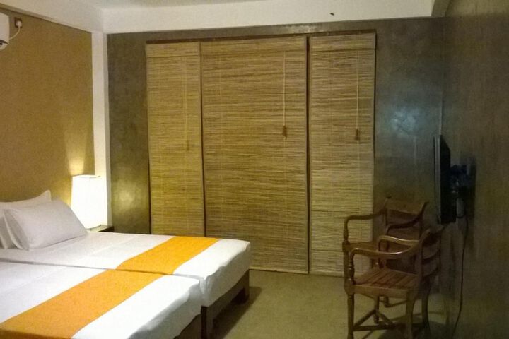 Room 8 of 45