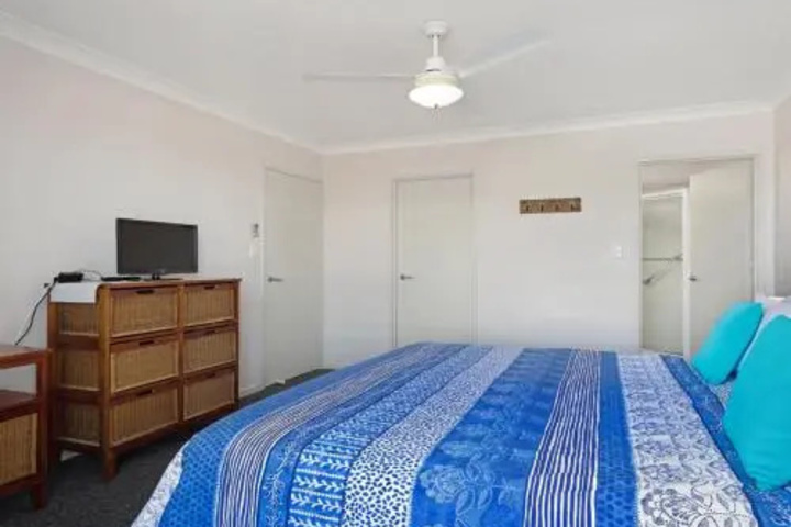 Room 4 of 13