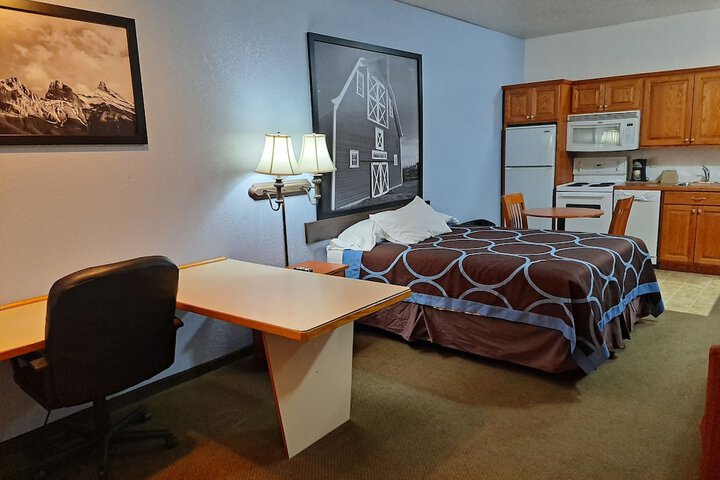 Room 15 of 32