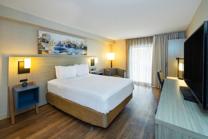 Room 4 of 41