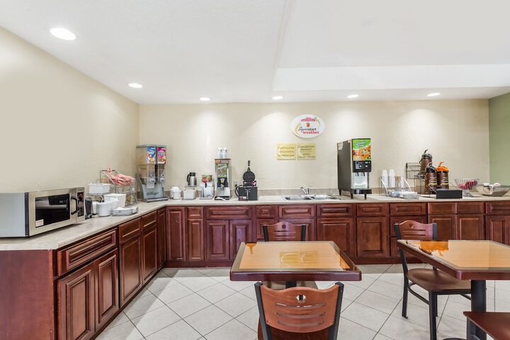 Breakfast/Coffee Service 9 of 10