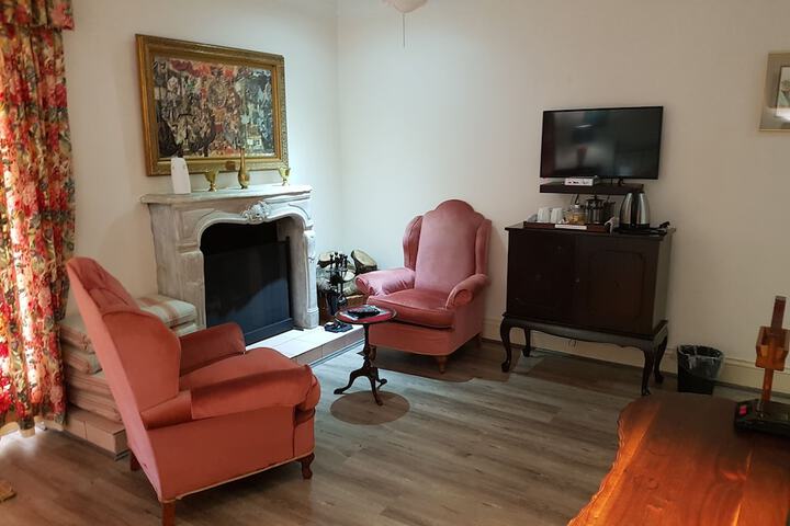 Room 5 of 61