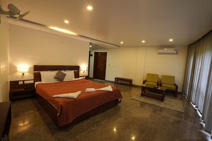 Room 9 of 48