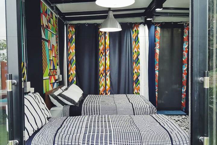 Room 5 of 116