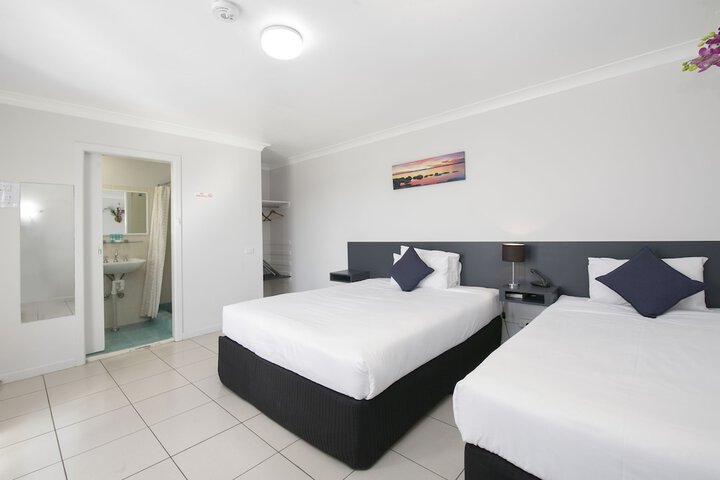 Room 4 of 13