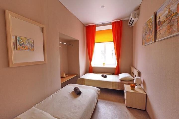 Room 6 of 33