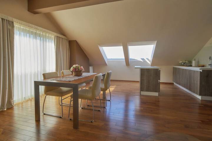 Room 35 of 115