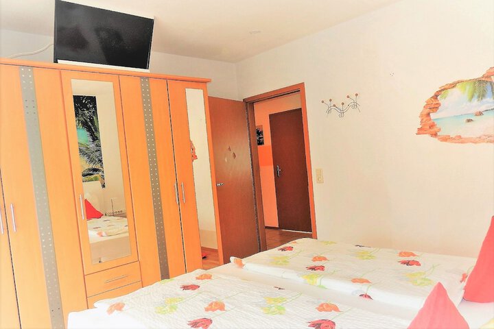 Room 26 of 272