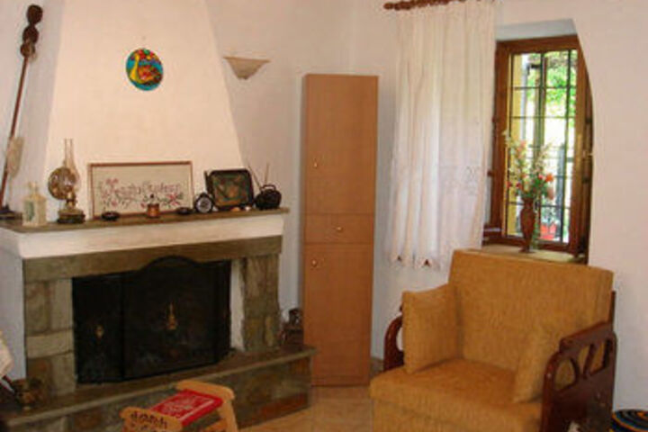 Room 6 of 11