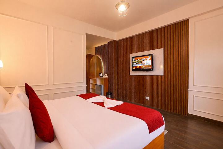 Room 12 of 97