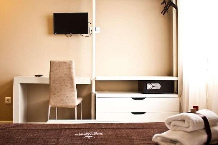 Room 18 of 33