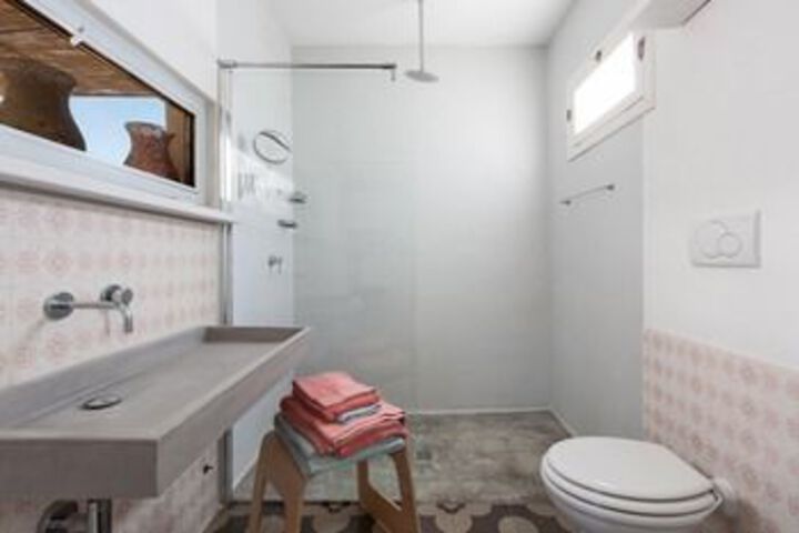 Room 6 of 46