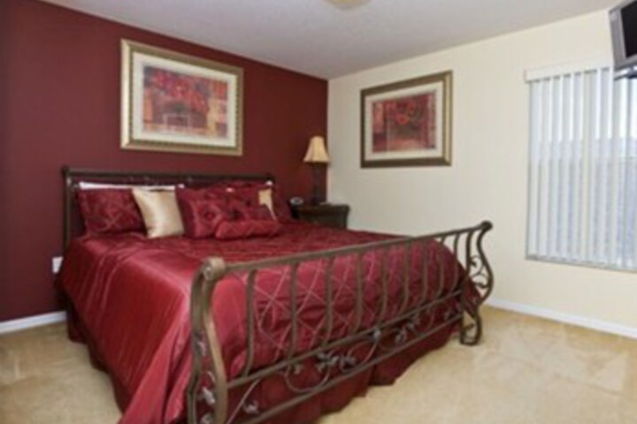 Room 8 of 15