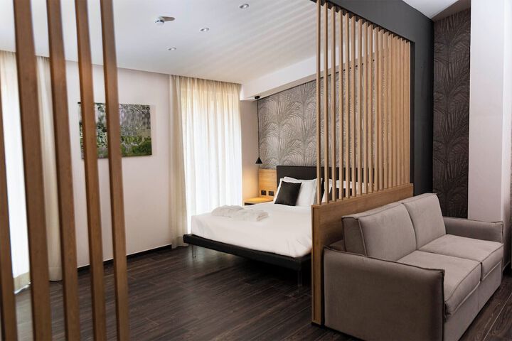 Room 11 of 25