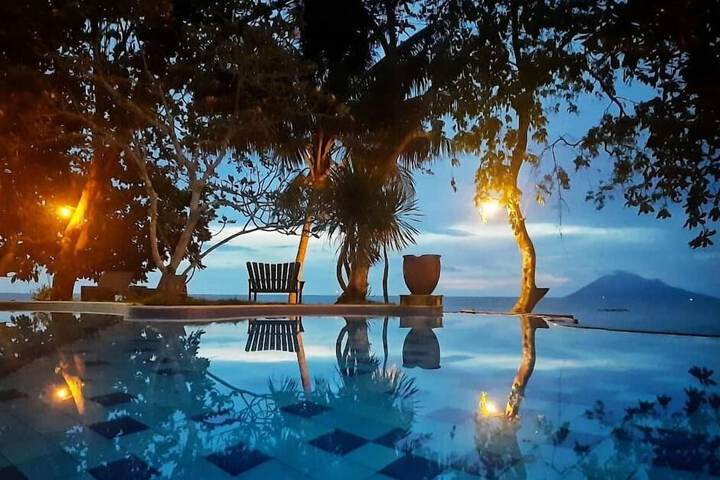 Pool 30 of 104