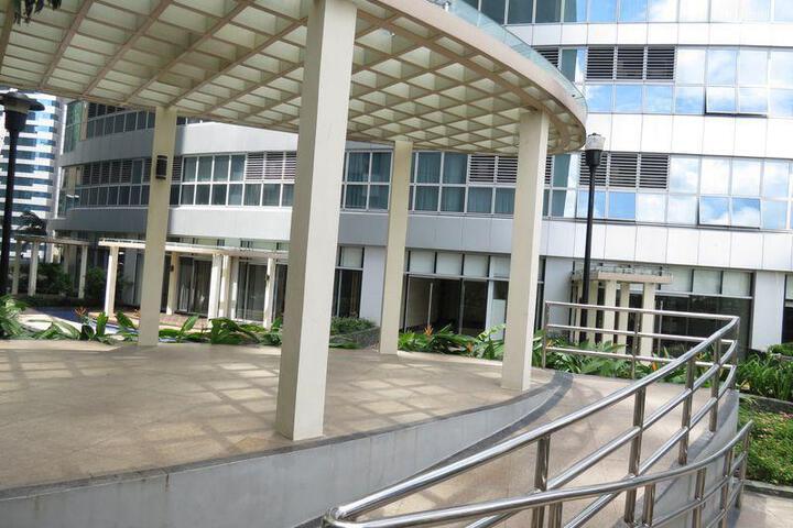 One Bedroom Suite at One Central Makati