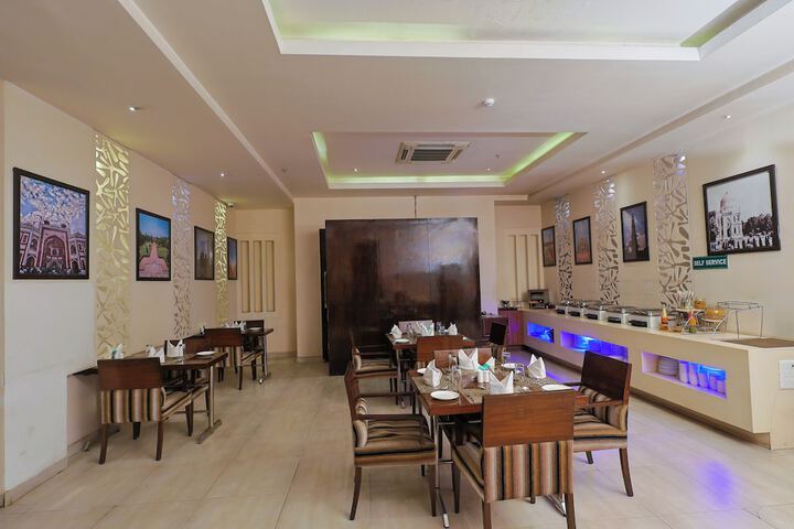 Dining 63 of 92
