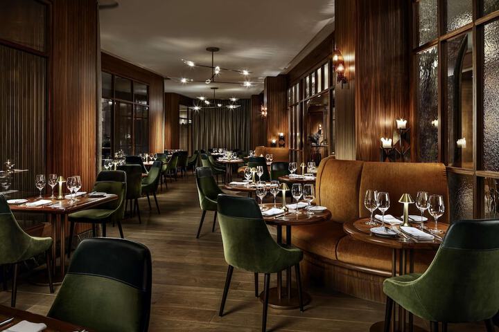 Dining 77 of 131