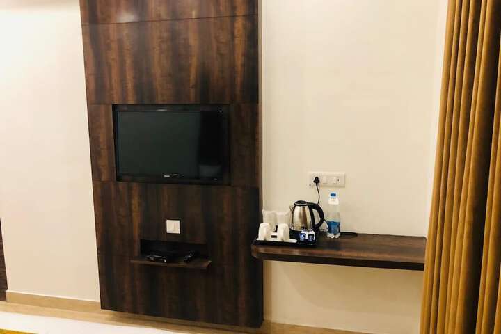 Room 11 of 22