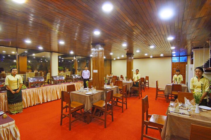 Dining 57 of 67