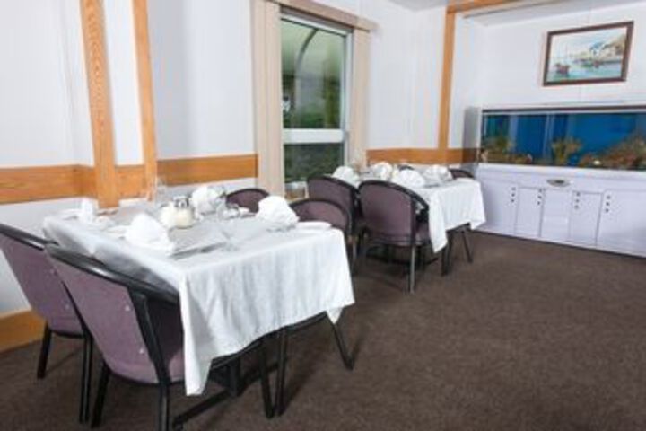 Dining 7 of 37