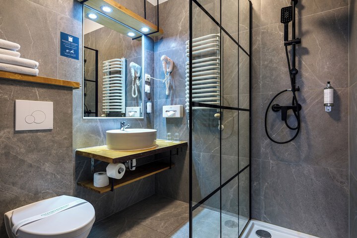 Room 55 of 86