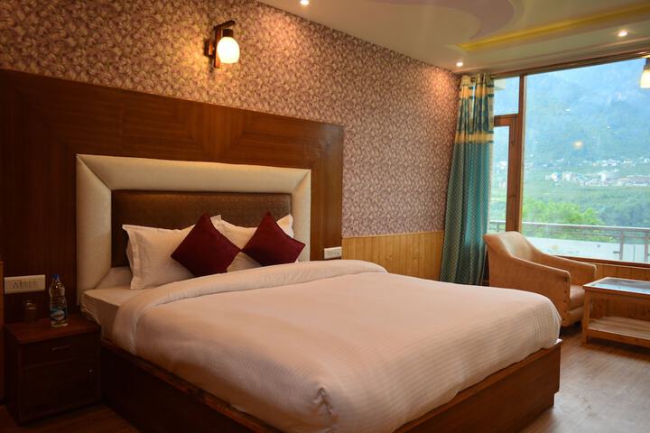 Room 12 of 20