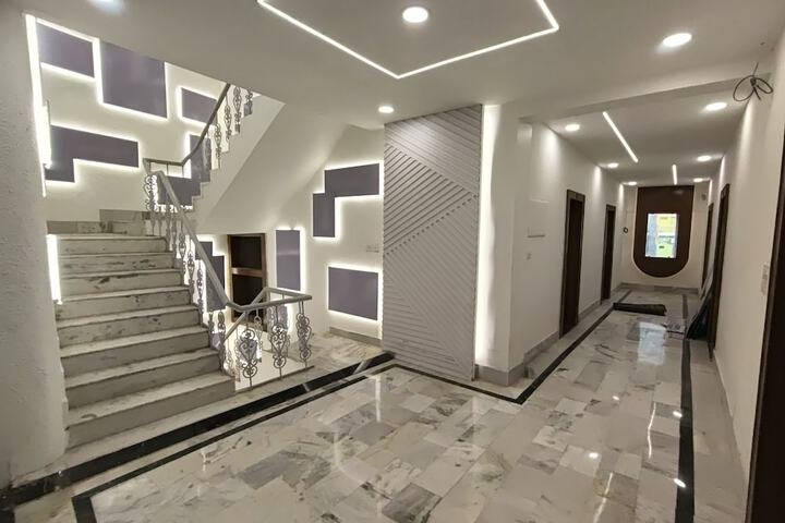Ballroom/Hall 37 of 42