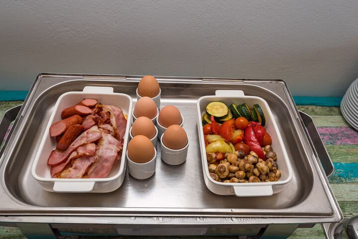 Breakfast/Coffee Service 97 of 137