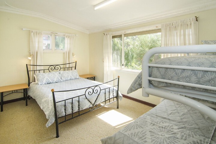 Room 1 of 8