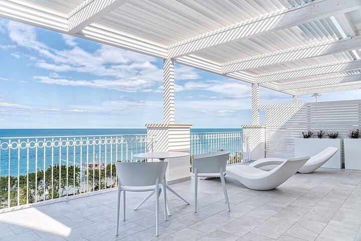 Terrace/Patio 7 of 16