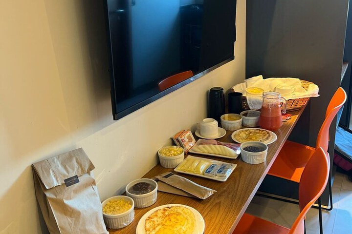 Breakfast/Coffee Service 50 of 54