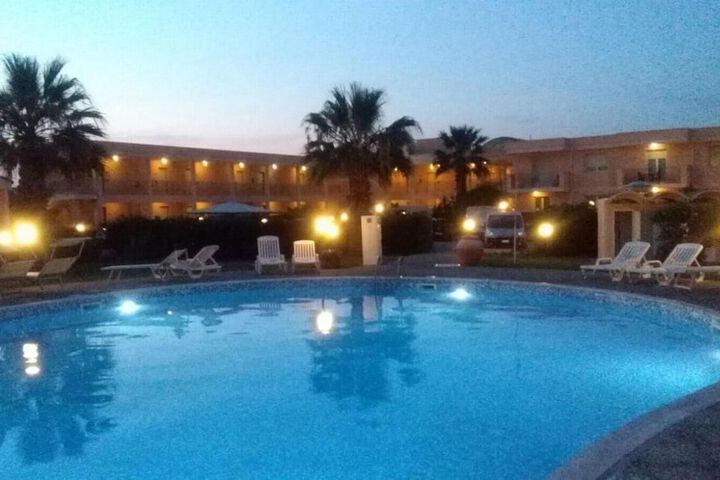 Hotel with Pool