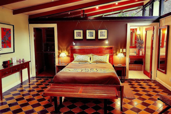 Room 26 of 82