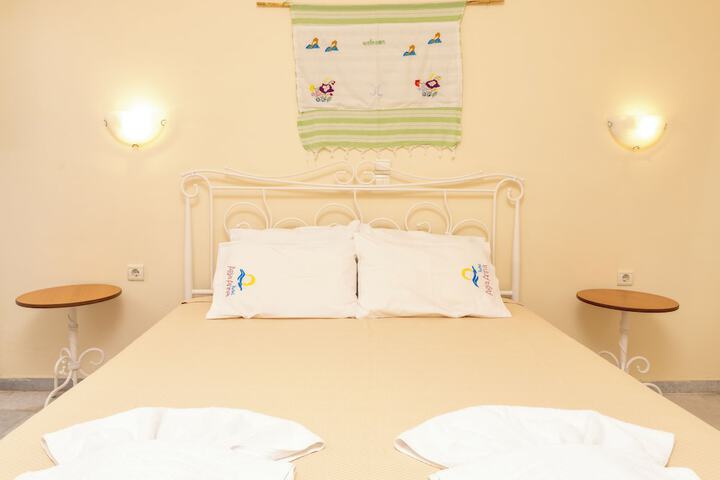 Room 21 of 115